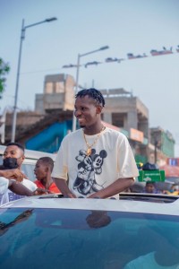 Classic rock entertainment signee Elkiddo shares with his fans inside Nima and mamobi his gratitude and to watch out on his new EP