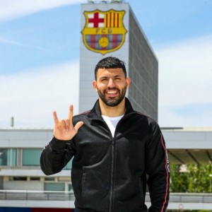 Manchester City striker, Sergio Aguero completes move to Barcelona
