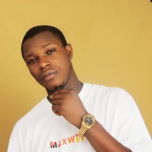 Ennytroy – Step Into The Light (Press Release)