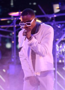 Roddy Ricch Explodes In Clubhouse Chat After Crip Accuses Him Of “False Flagging”