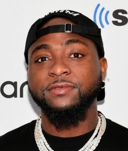 I’m not single — Singer Davido announces