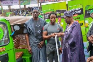 Awujale Of Ijebuland Heaps Praises On Globacom